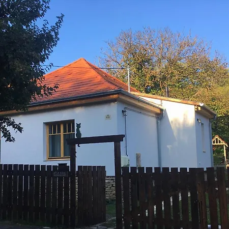 Zoeld Cica Vendeghaz *