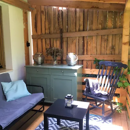 Zoeld Cica Vendeghaz *